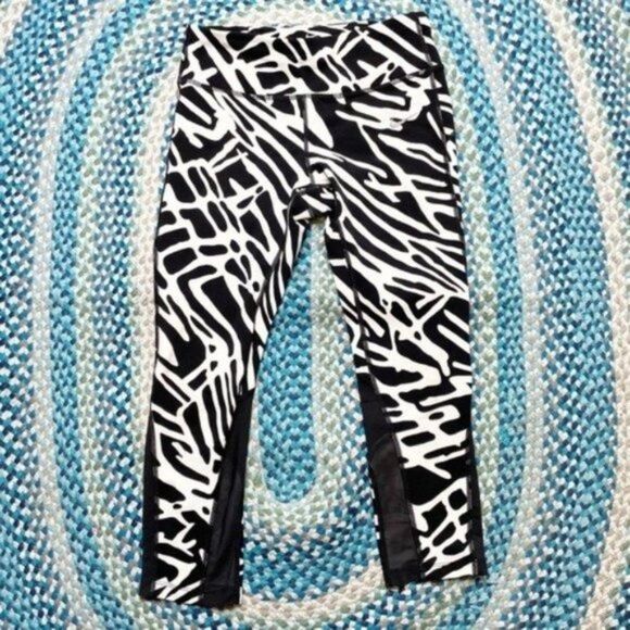 Nike Zebra Print Leggings - Picture 2 of 9